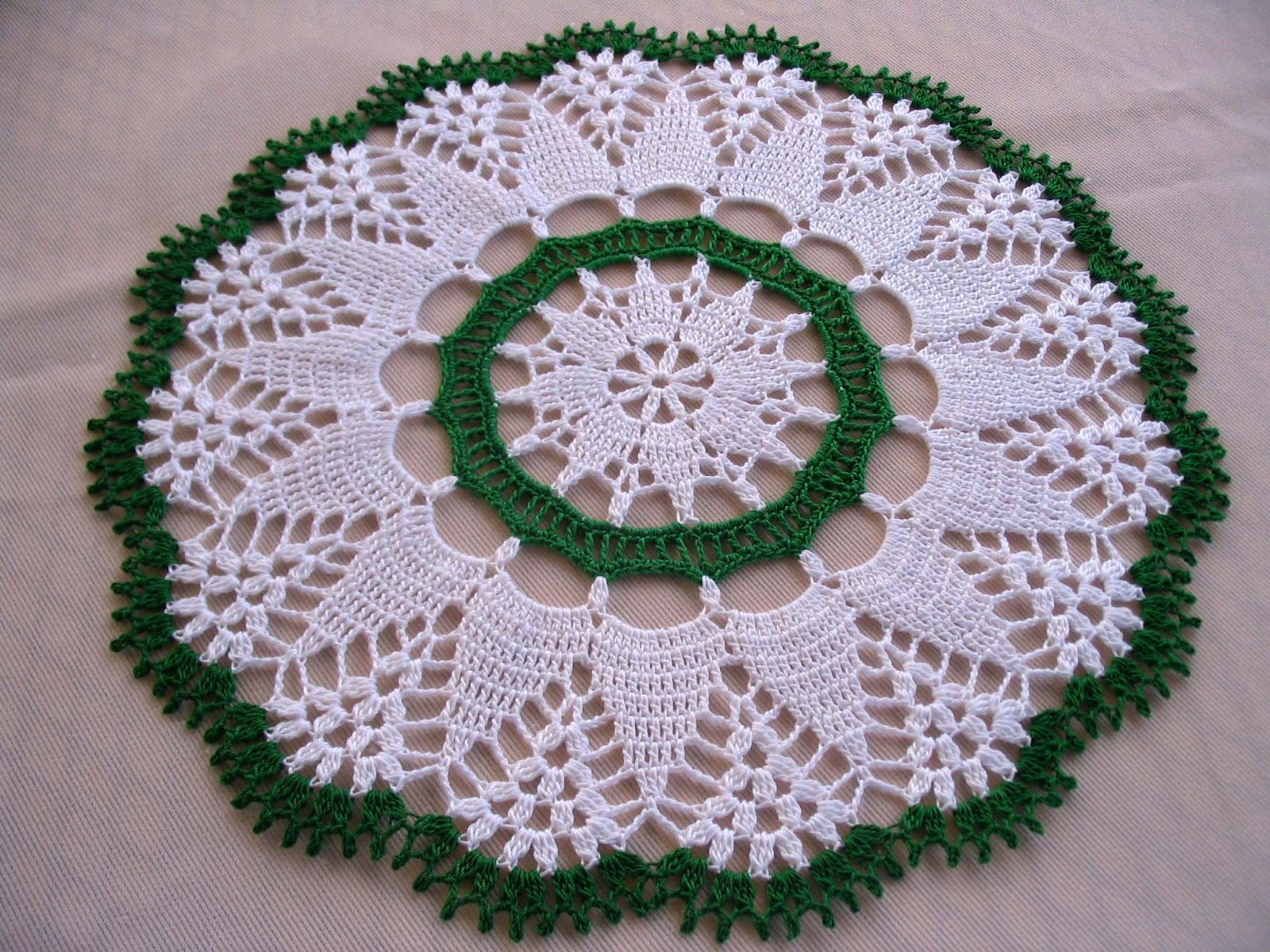 linda-crochets-new-doilies