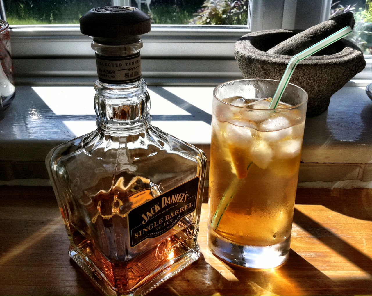 Nada nos LIBRA de ESCORPIO JACK DANIEL'S EN LATA MEZCLADO CON COLA Y