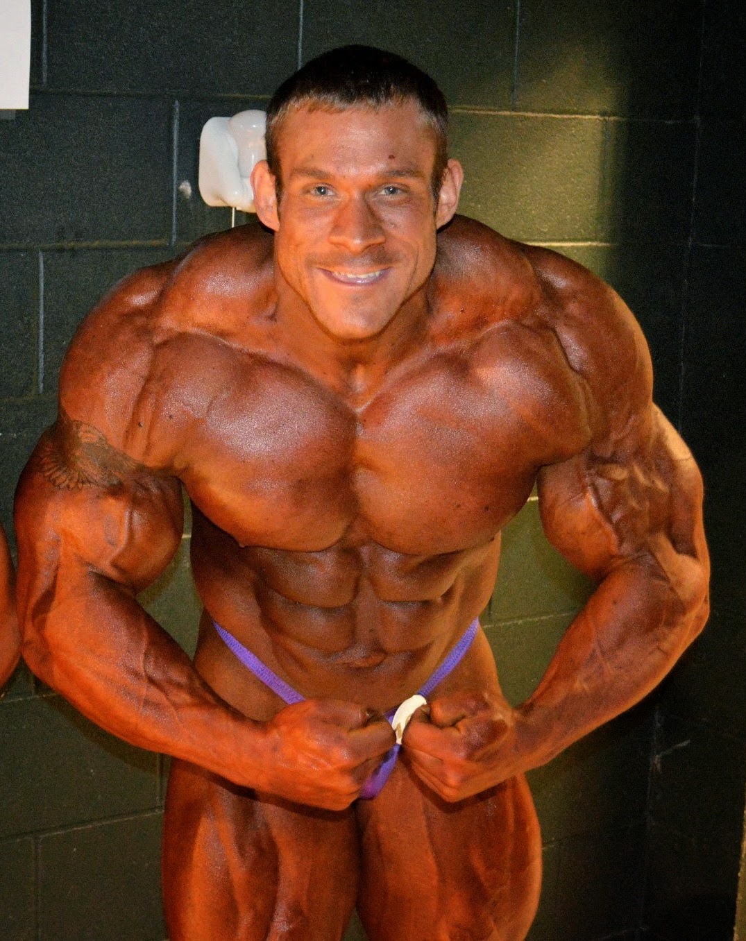 Ex Bodybuilder Build Muscle Lover: American bodybuilder Ryan Fulton