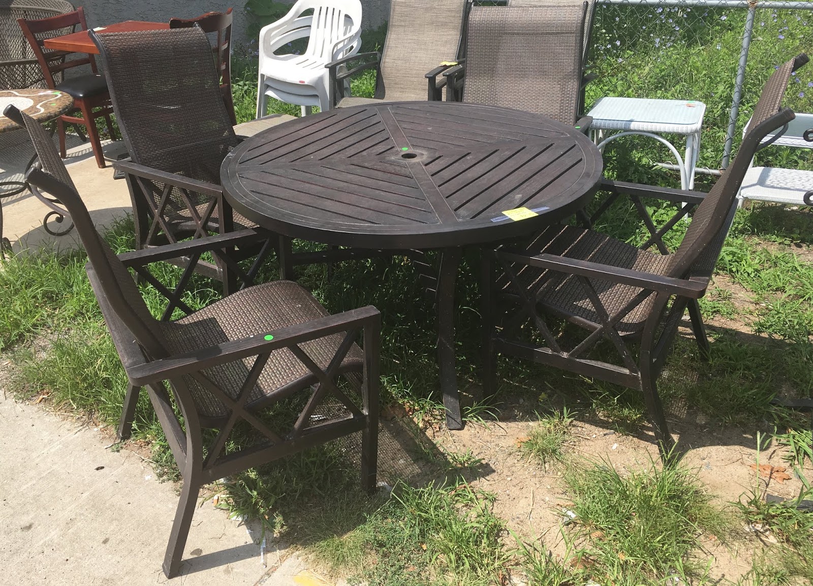 Uhuru Furniture & Collectibles Outdoor Table & 4 Chairs by Castelle 275 SOLD