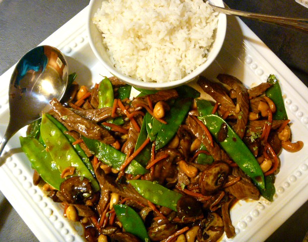 30 minutes to dinner with this Spicy Beef, Snow Peas, Mushrooms, and Carrot Stir Fry - A One Skillet Meal - Slice of Southern