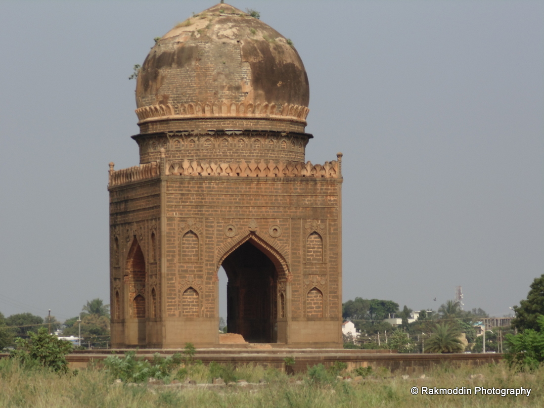 Bidar memorial park - A beautiful Islamic architecture in Bidar, Karnataka
