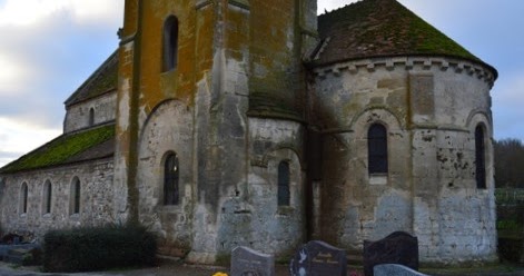 Romaanse kunst en architectuur Église SaintPierre te OulchylaVille