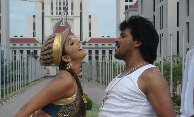 Aarti Chabbria Hot Stills from movie Rajani