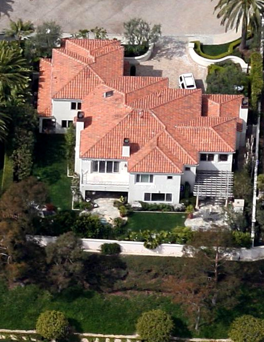 Real Estate Agent Property Kobe Bryant Loses Three Mansions in Divorce
