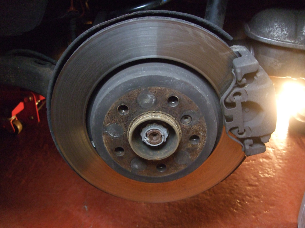 BMW E46 Rear Brake Discs and Pads Replacement