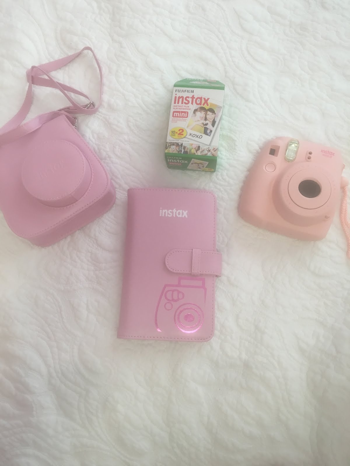 Fashionista93x: Pink Fujifilm (Instax mini 8)