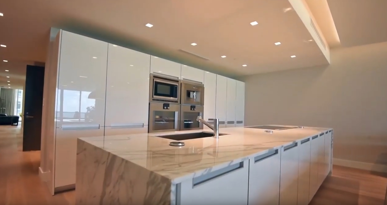 13 Photos vs. Inside a $6.5M Luxury Oceanfront Apartment in South Beach - High End Condo & Interior Design Video Tour 13 Photos vs. Inside a $6.5M Luxury Oceanfront Apartment in South Beach - High End Condo & Interior Design Video Tour