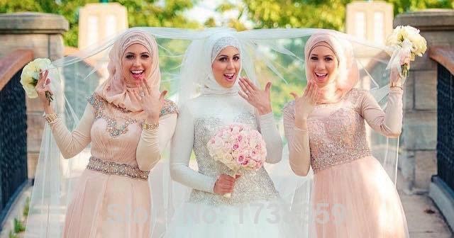 gaun pengantin muslimah terbaru panjang berbeda