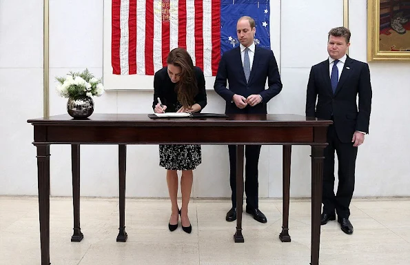 Prince WIlliam and Kate Middleton visited US Embassy to sign the book of condolences for the victims of the attack of Orlando