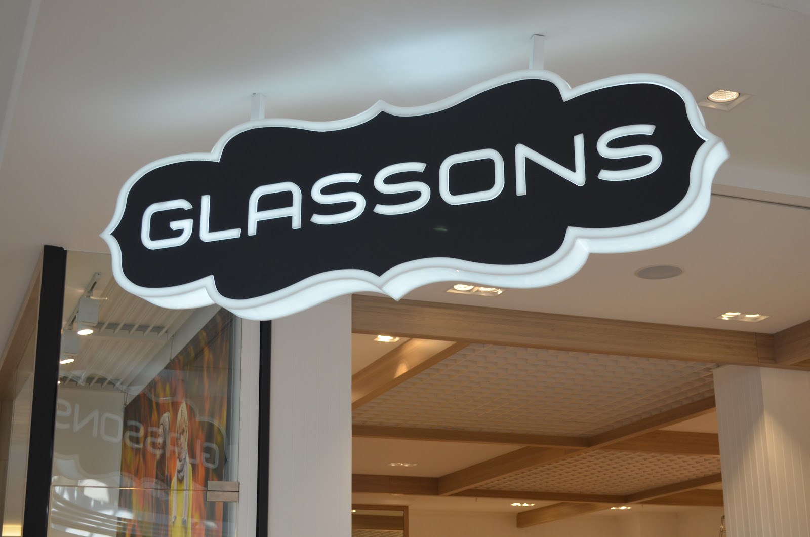 Dusty Petals: Highpoint Retailer Profile: Glassons
