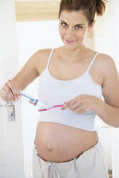 Enfermedad Periodontal y Su Implicancia En El Embarazo 