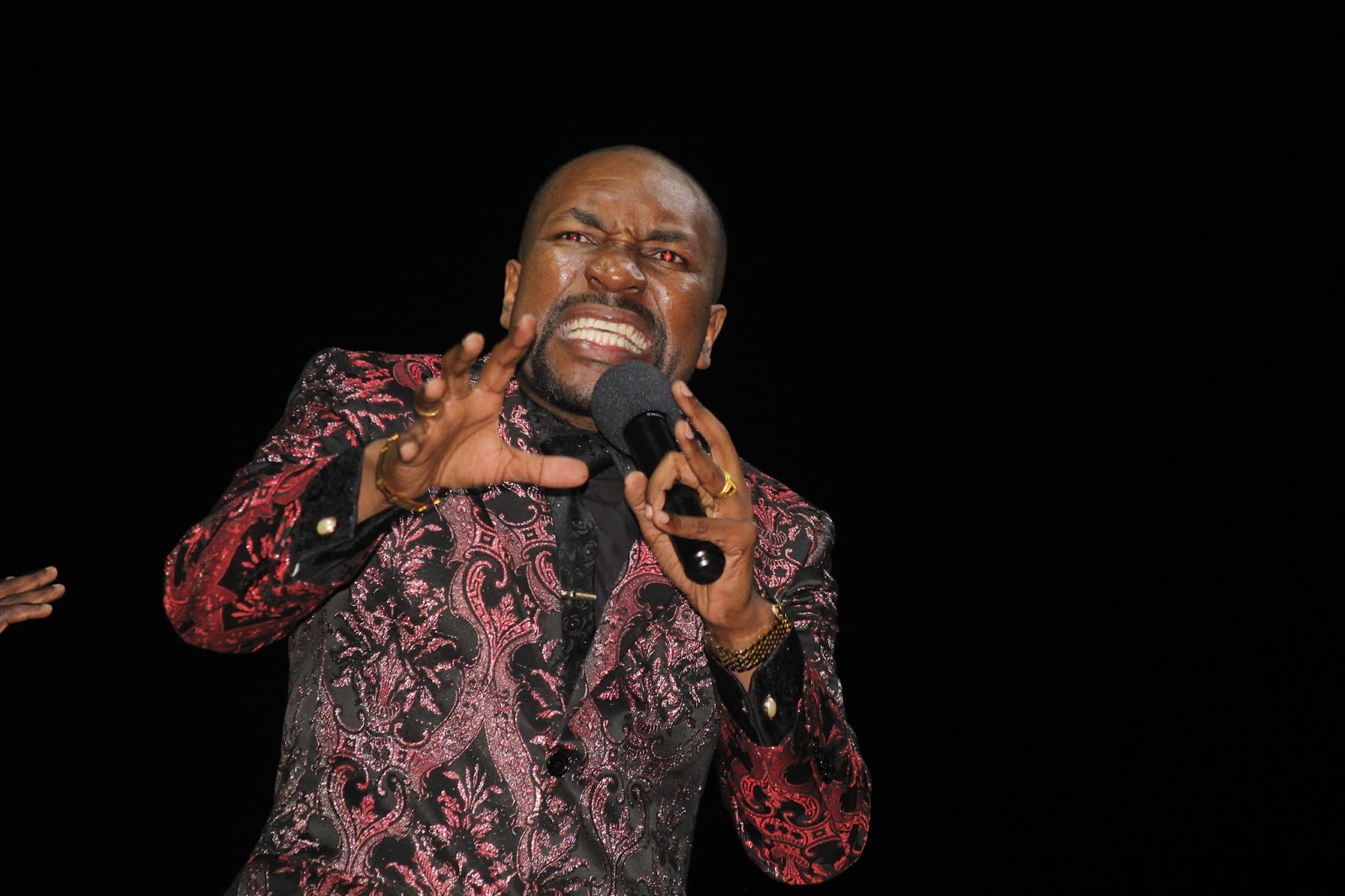 Prophet Blessing Chiza Preaches On 'Demonic Limits To Being A Kingdom General' At Tiyambuke 2018 Prophet Blessing Chiza Preaches On 'Demonic Limits To Being A Kingdom General' At Tiyambuke 2018