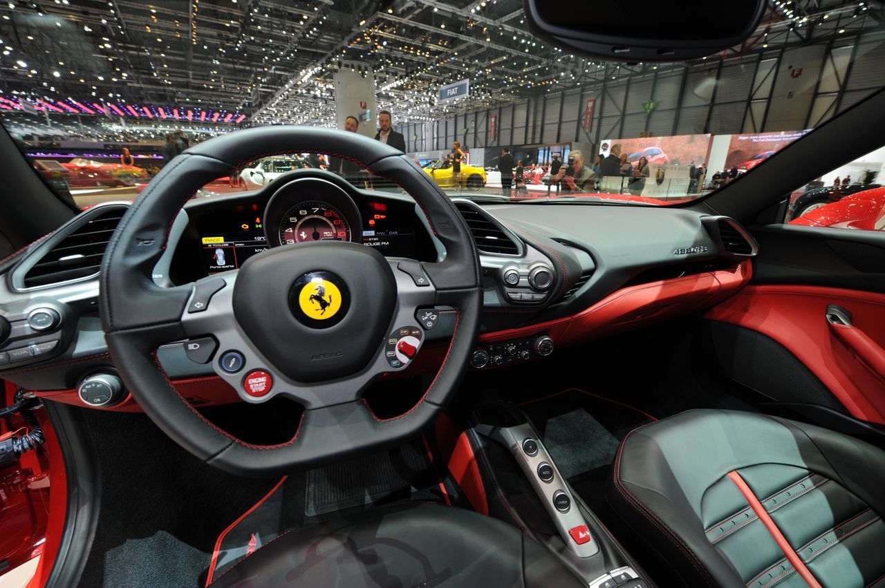 aventador 2015 vs ferrari 488 (Find out for yourself) New