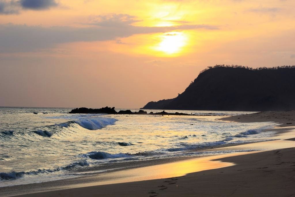 Pantai Pasir Putih Mingar ~ PESONA LEMBATA