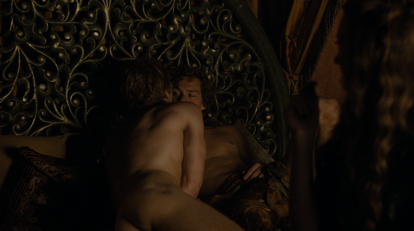 Will Tudor & Finn Jones naked bums in Game Of Thrones S05E01-HD! 