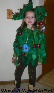 Apple tree Halloween costume for kids at http://www.amamascorneroftheworld.com