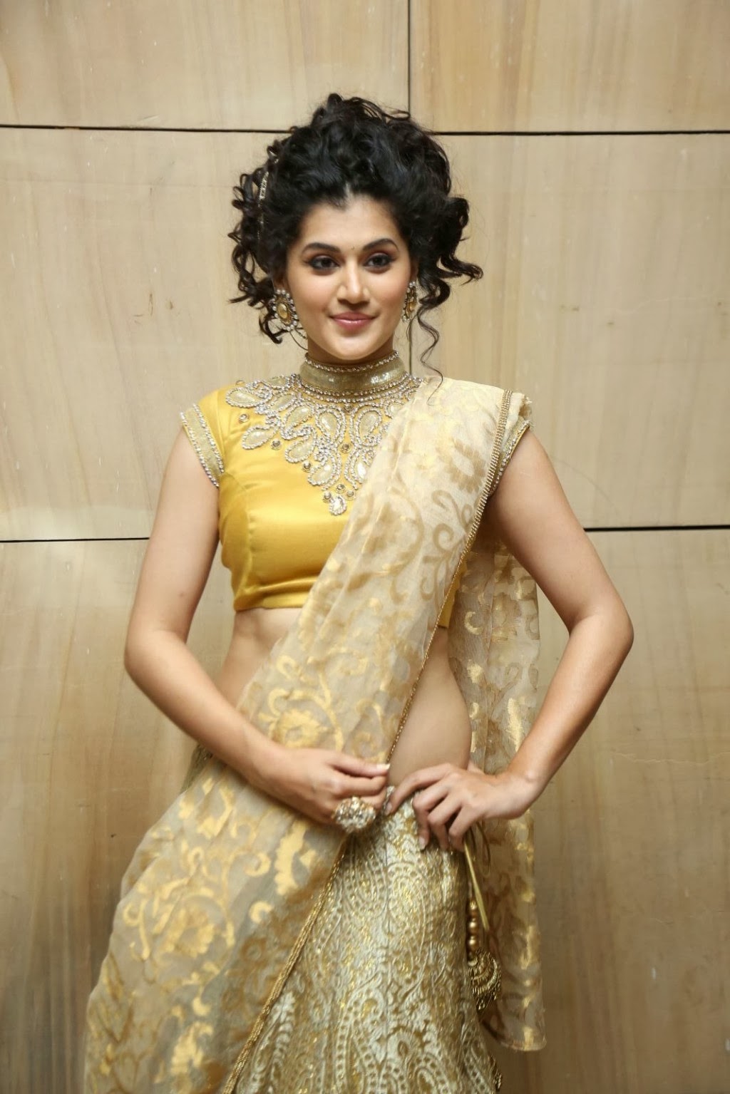 Tapsee-pic+%25281%2529.jpg
