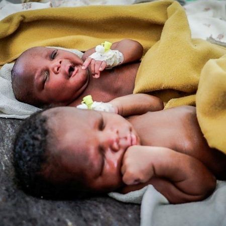 Photo: Refugee woman dies after giving birth to twins
