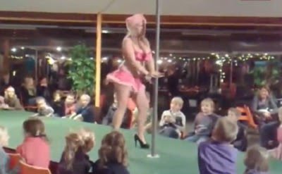 bailarina baile del caño frente a niños en Holanda