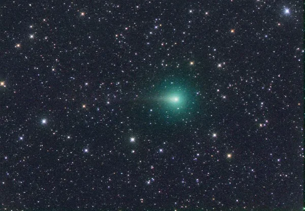 Komet C/2014 E2 Jacques Mendekati Matahari Malam Ini