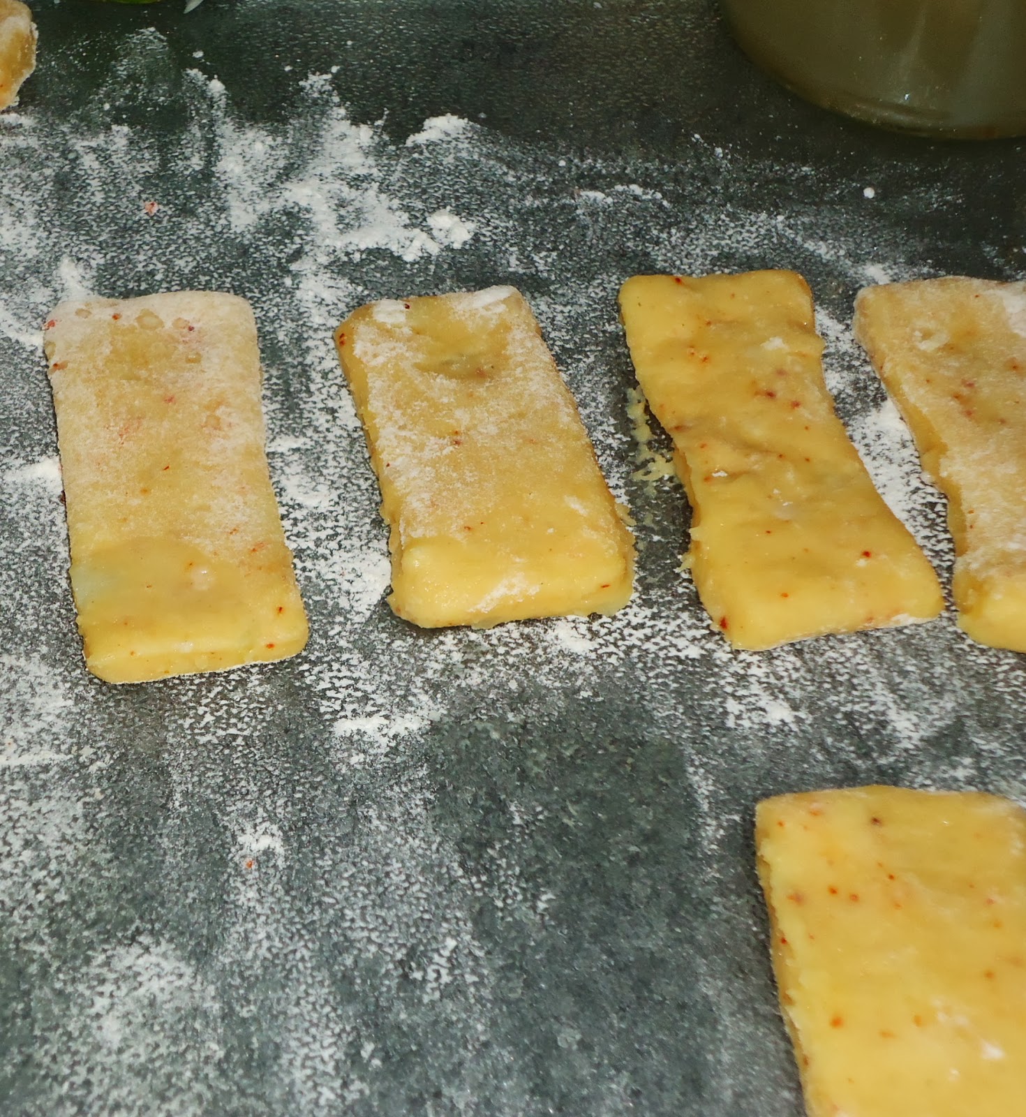 auchwas: &amp;quot;Erdäpfelblattln&amp;quot; - Weißkraut-Salat- Räucherforelle