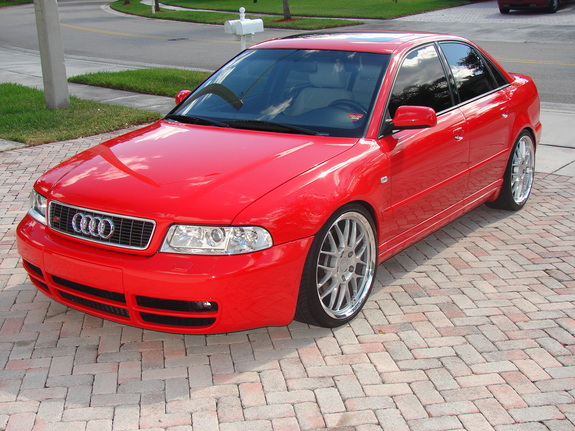 Audi s4 красная 2008