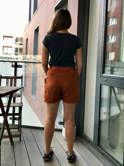 Diary of a Chain Stitcher: Papercut Patterns Palisade Shorts in Paprika Heavyweight Linen from The Fabric Store