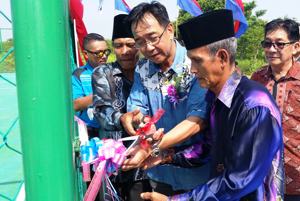 Imam Wanita Masjid Liberal Di Jerman Rupanya Anak Bekas Wakil Rakyat Umno