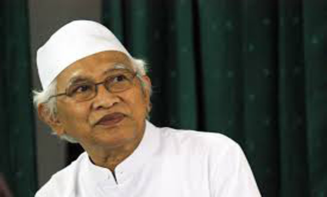 Hasil gambar untuk Gusti Allah Diajak Kampanye Kebangetan Tenan, Kata Gus Mus