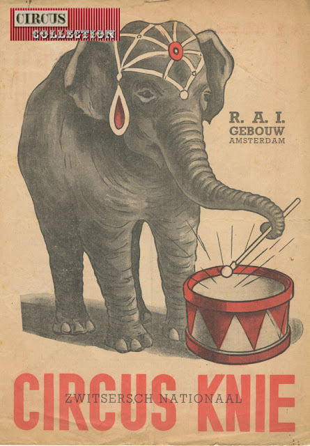 un éléphant jouant au tambour illustre la couverture du programme 