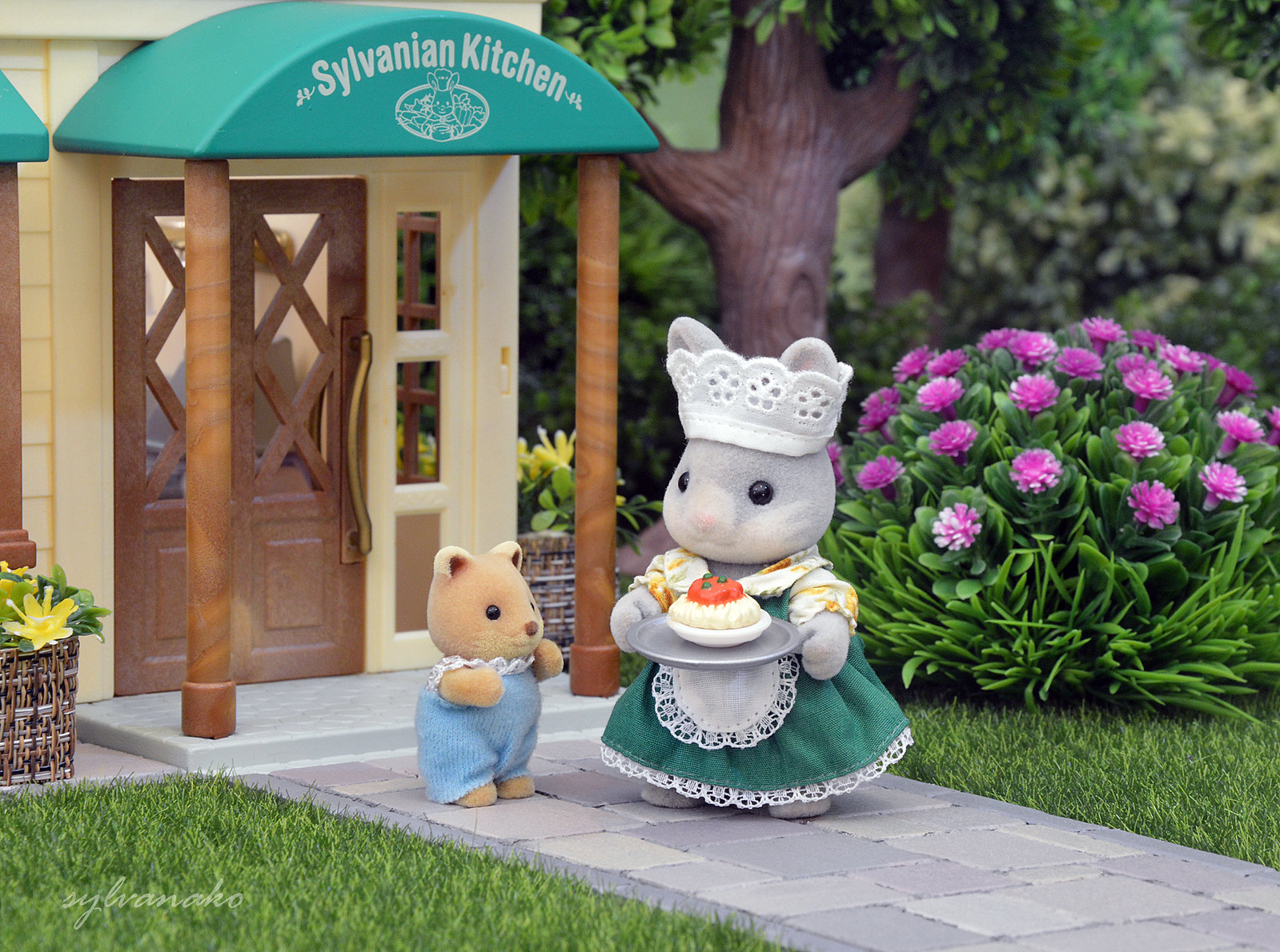 Sylvanian Life Moments : The Sylvanian Kitchen Restaurant