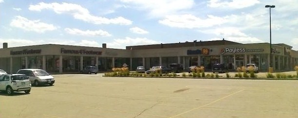 payless southgate plaza