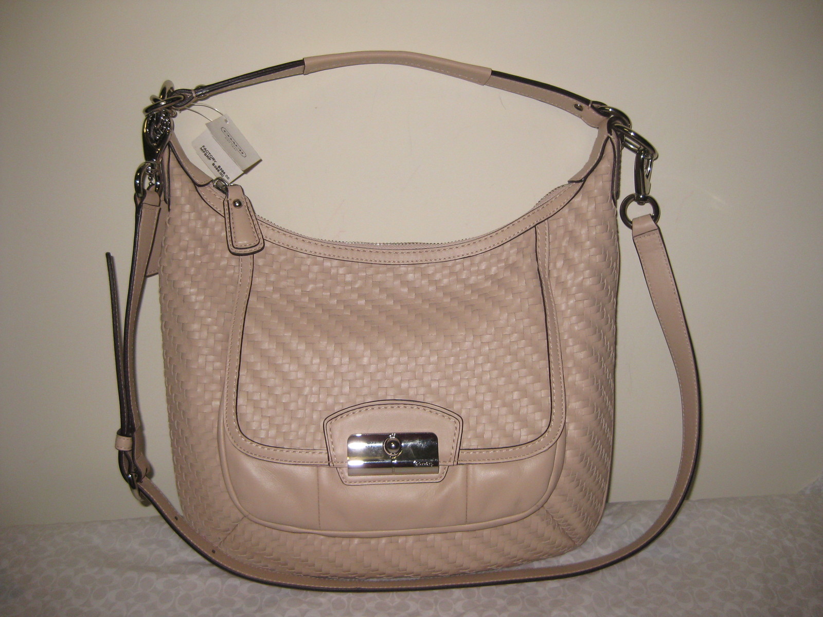 VIVI&#39;s WonDerWOrlD: Authentic Coach/Gucci Handbags for Sale!!!