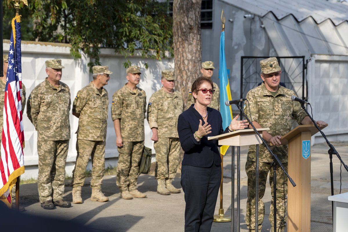 Посольство США в Україні передало ЗСУ дві контрбатарейні РЛС