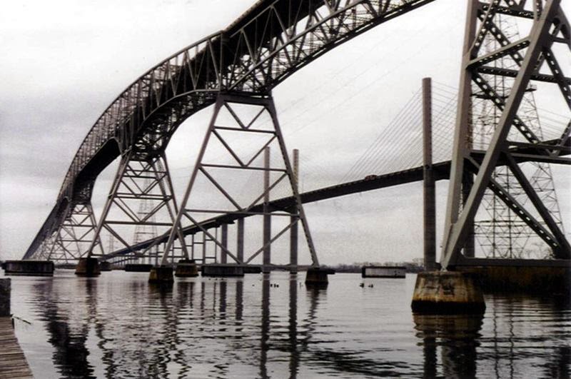 The Rainbow Bridge, Texas