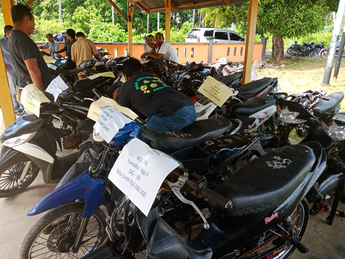 Puluhan Kendaraan Dinas Aset Pemkab Morotai di Lelang