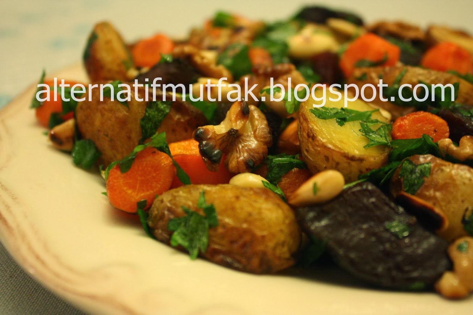 Alternatif Mutfak Sıcak Sebze Salatası