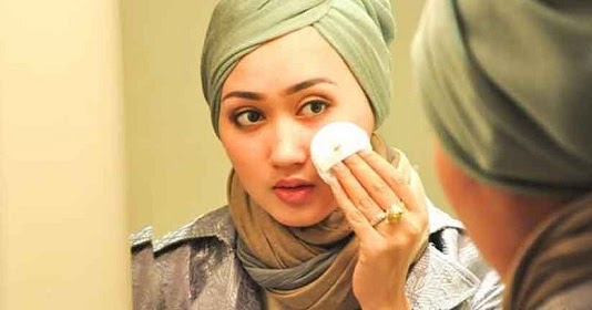 Wanita Wajib Tahu Inilah Hukum Wanita yang Berdandan Wanita Wajib Tahu Inilah Hukum Wanita yang Berdandan