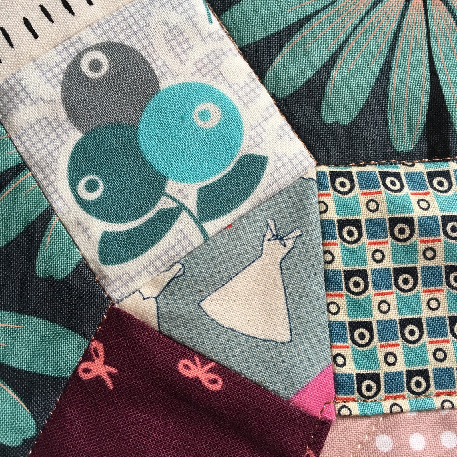 Fussy Cutters Club We Are All Connected mini quilt / CHARM ABOUT YOU