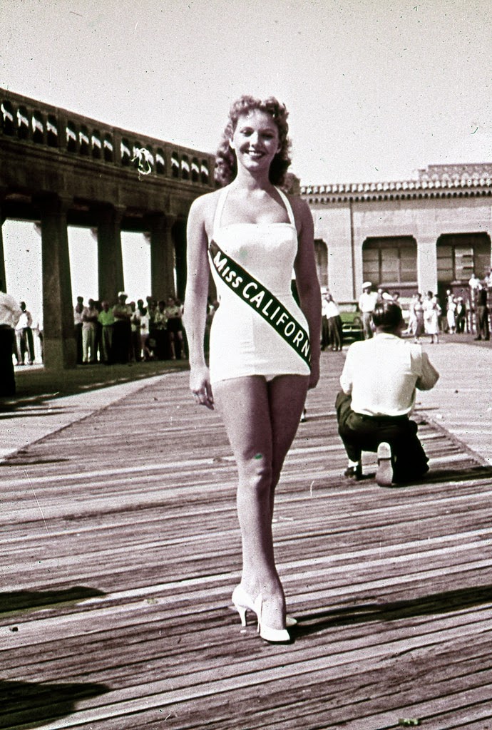 Rare Color Photographs of the 1957 Miss America Pageant in Atlantic