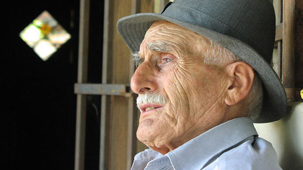 Old-man-photo-by-Ahmet-Demirel.jpg