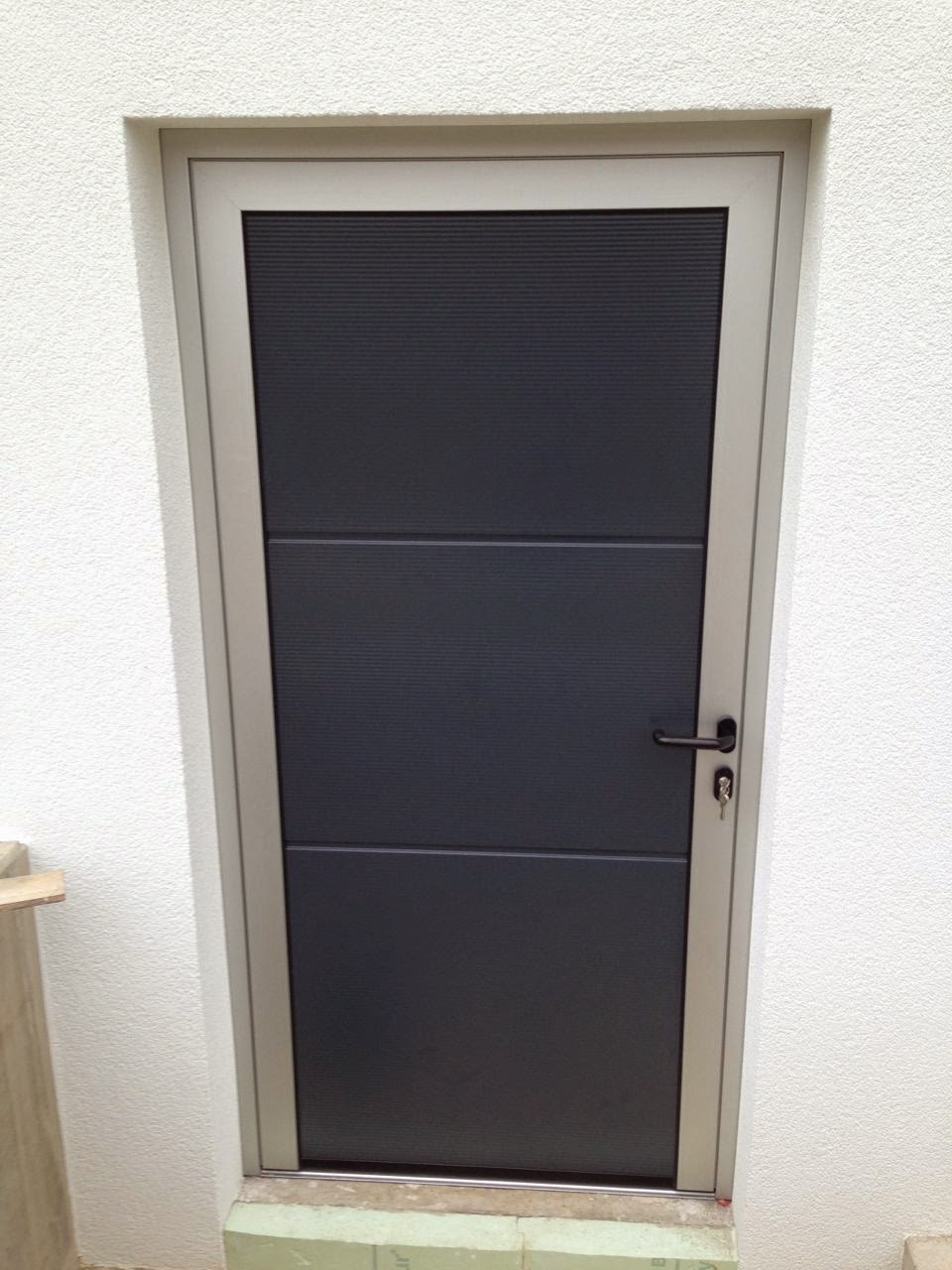 Christian & Danielas Baublog: Einbau der Kellertüre