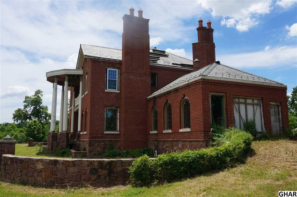 Sweet House Dreams 1900 Brick Mansion in Middletown, Pennsylvania