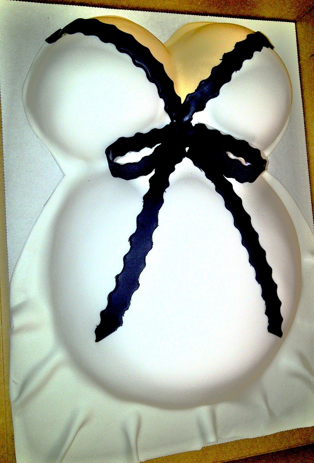 Hector's Custom Cakes: Baby Shower Cake \ Pregnant Tummy Cake \ Maternity Cake