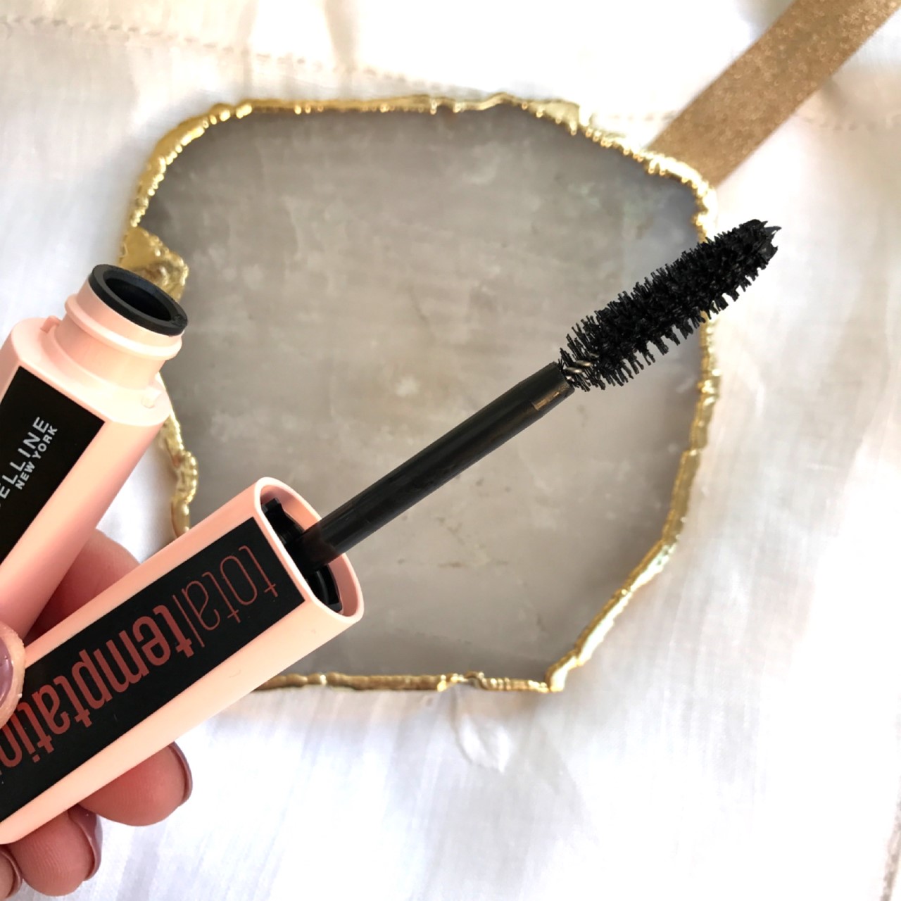 Review Maybelline Total Temptation Mascara Velvet Lashes