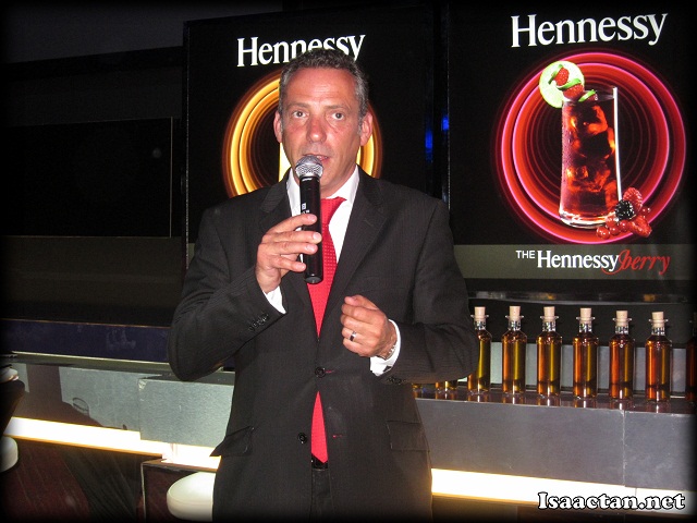 The really professional Olivier Paultes from the Hennessy House Tasting Committee