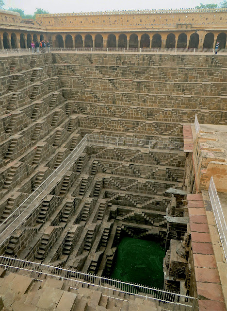 インドにある無限に続く階段？幾何学な美しさがある階段井戸【arc】　チャンド・バオリ　CHAND BAORI
