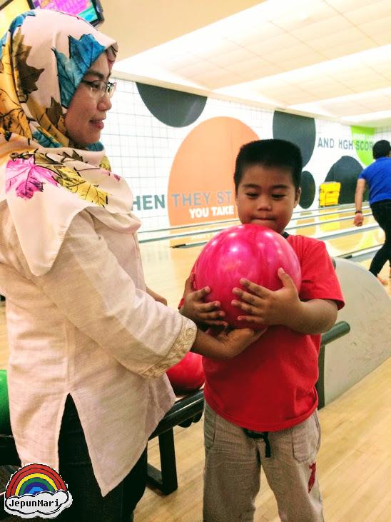 Tournament bowling untuk ratu longkang. Tournament bowling