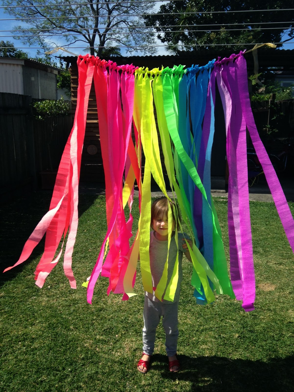Life in Tempe Rainbow Streamer Garland Tutorial